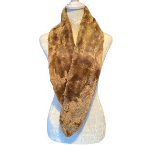 Elegant Faux Fur Scarf in Tan